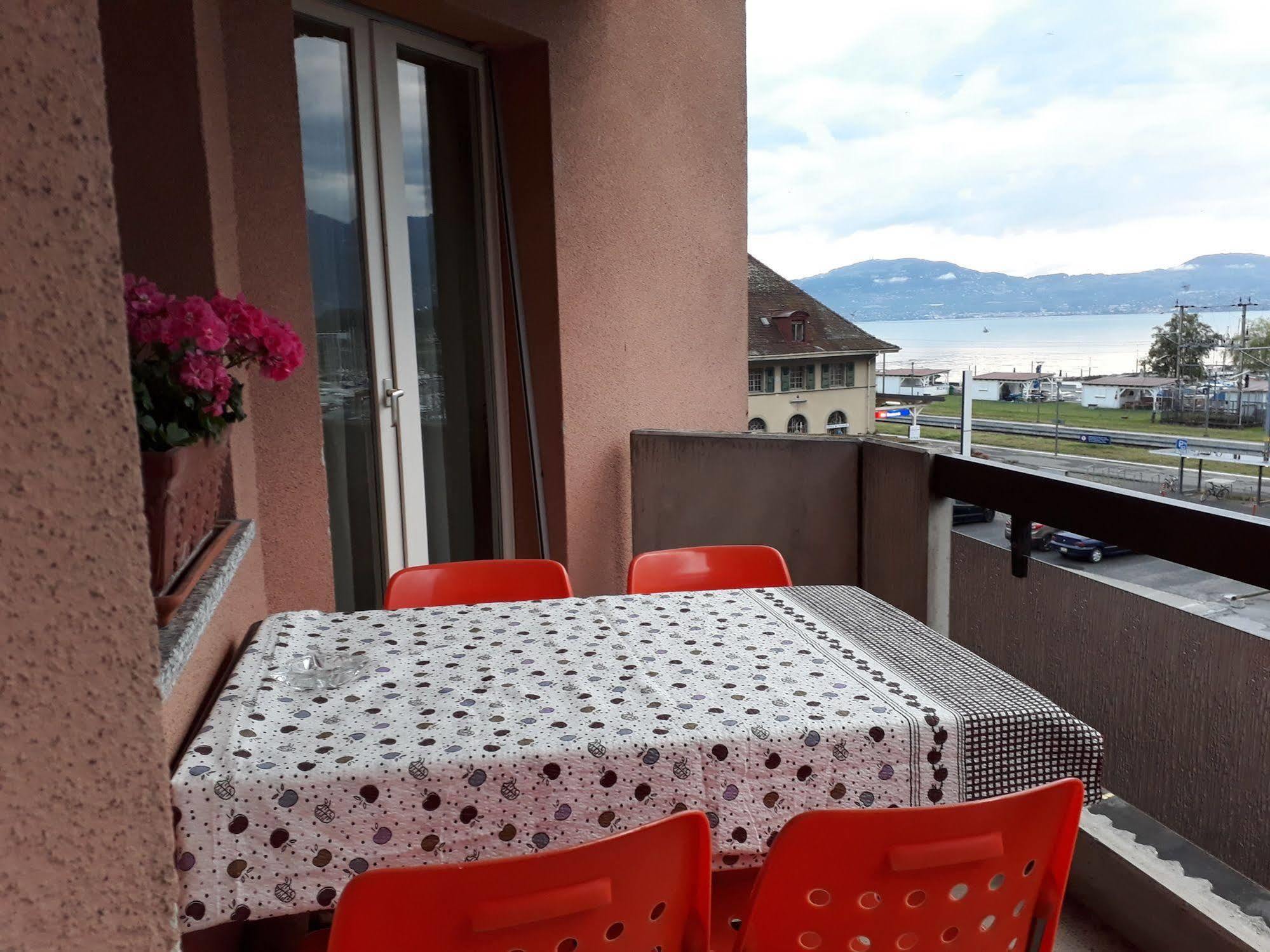Le Lacustre 4Th Floor Port-Valais Exterior photo